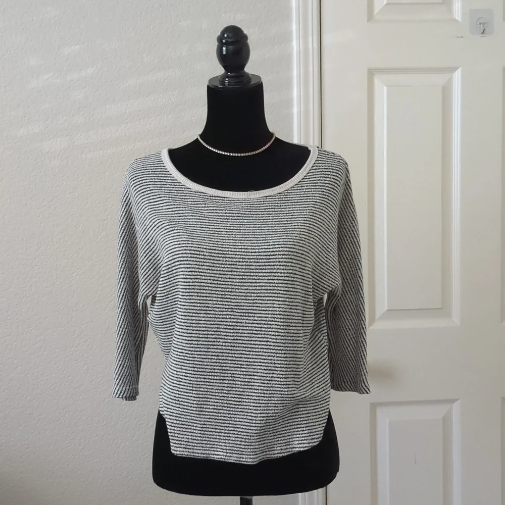 Silence and Noise Striped Knit Pullover Size XS (fits like a medium) - Picture 3 of 7